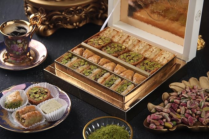 Zaitoune Deluxe Pistachio & Cashew Mix Baklava- 250g Mix Baklava