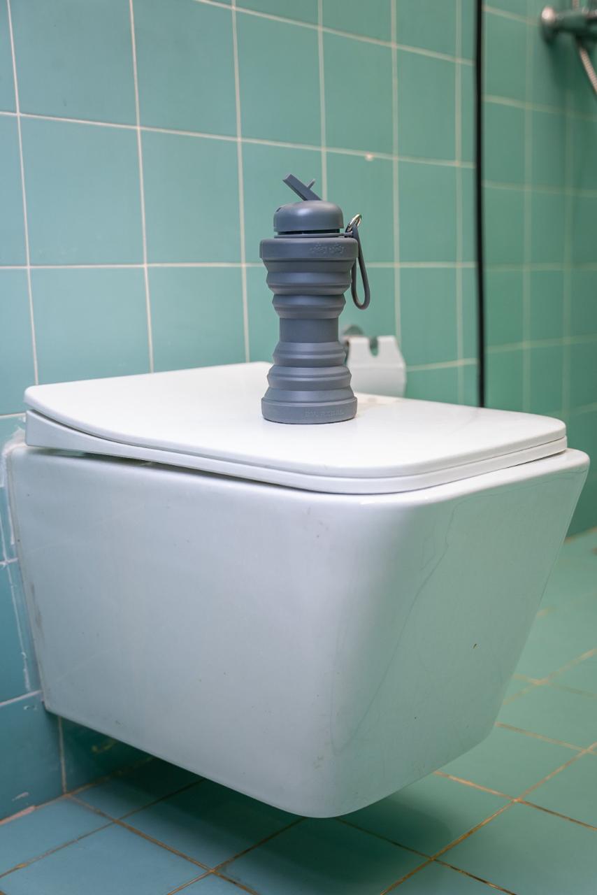 Portable Foldable Spray Shattaf – 600ml Handheld Travel Bidet Bottle | Easy to Use, Compact & Leak-Proof Design | Eco-Friendly Hygiene Solution for Home, Office & Travel